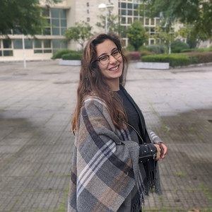Maria - Professor de inglês - Rio Meão