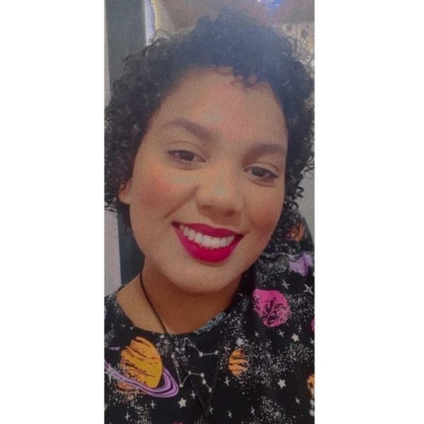 Sara - Professor de biologia - Gravataí
