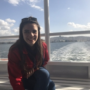 Simay - İngilizce konuşma becerileri öğretmeni - İstanbul