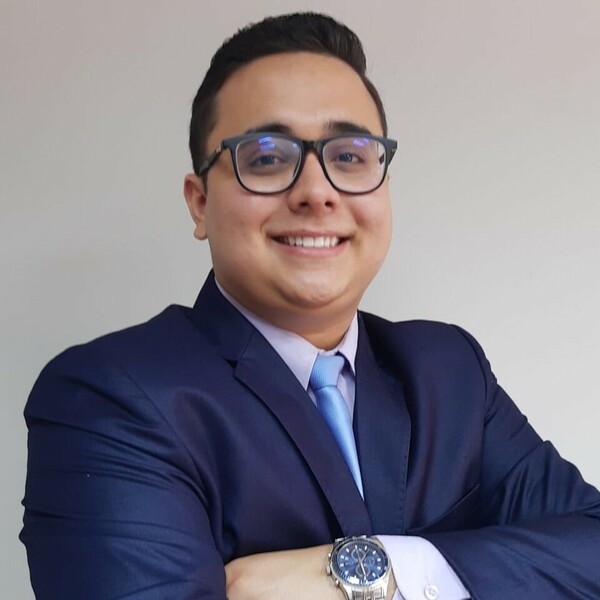 LEANDRO - Professor de português - Curitiba