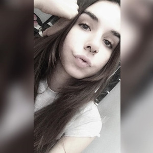 María - Profesor de ayuda con la tarea - Silla