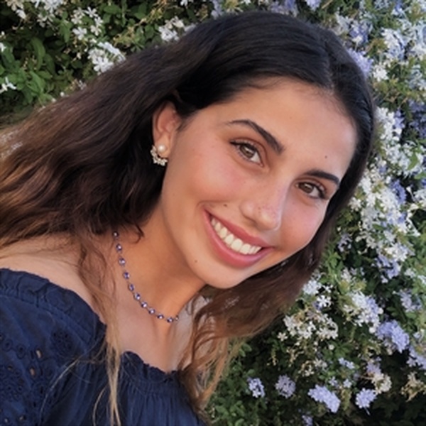 Agustina - Profe de biología - Floresta