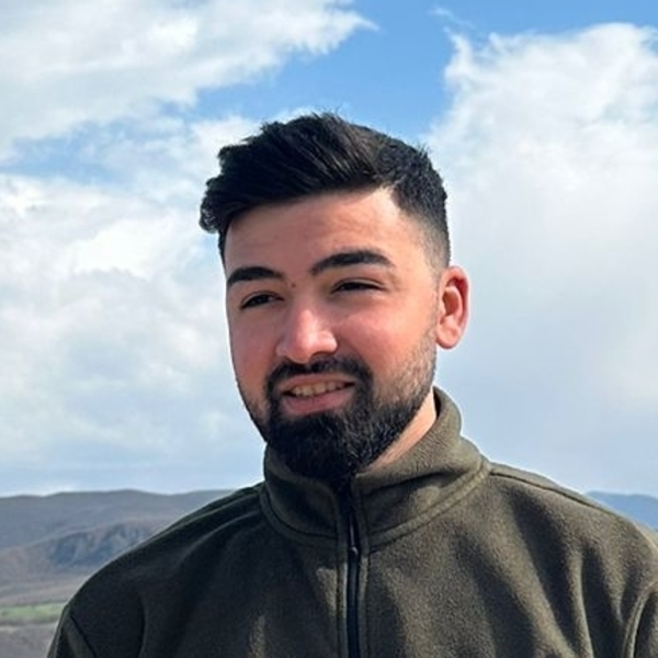 Eren - Bağlama öğretmeni - 