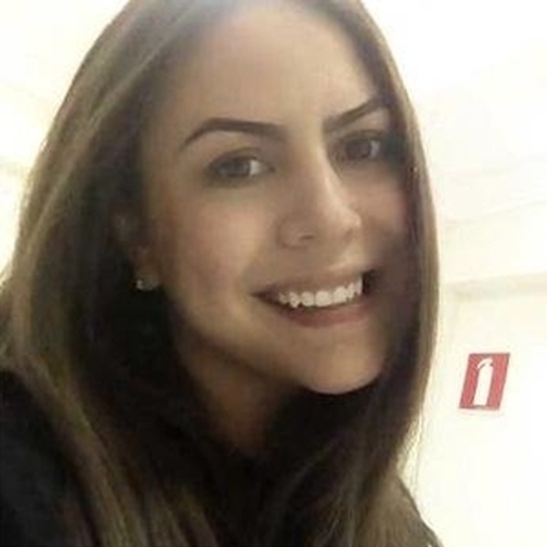 Tahnee - Professor de Gramática - Água Verde