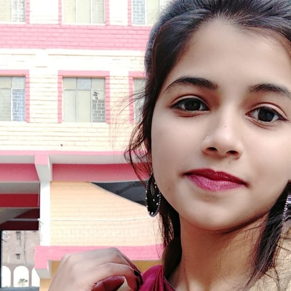 Akansha - English tutor - Delhi