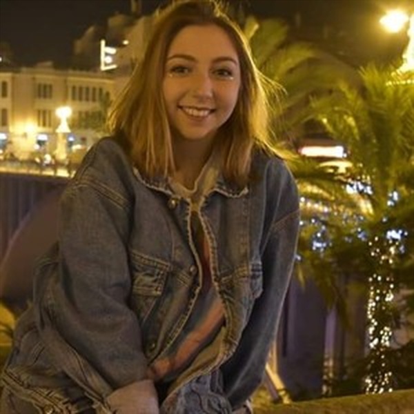 Eva - Profe de biología - Elche