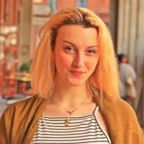 Laura - Prof de Psychologie - Toulouse