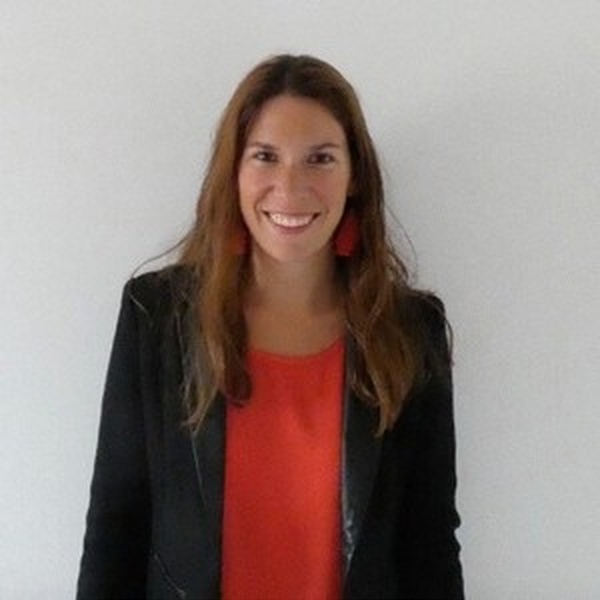 Isaure - Prof de Communication digitale - Ivry-sur-Seine