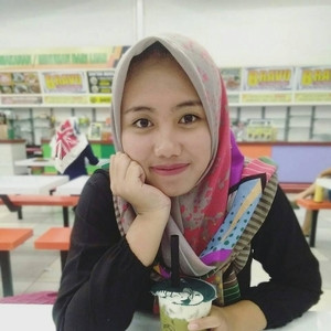 Cristina - Guru ekonomi - Kecamatan Kedungwaru
