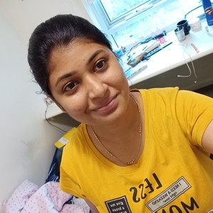 Yalini - Maths tutor - Carlton