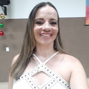Samara - Prof de estética - Vila Carminha