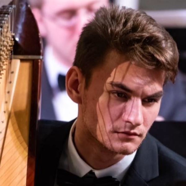 Iulian - Klavierlehrer - Hannover