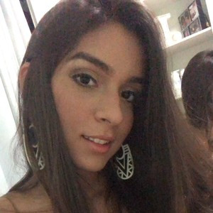 Hélida - Prof de auxílio para alunos com problemas de leitura - Aeroclube