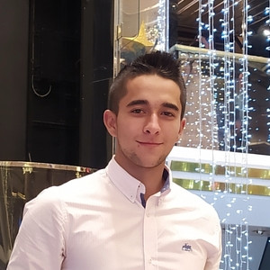 Alejo - Profe de química - Retiro
