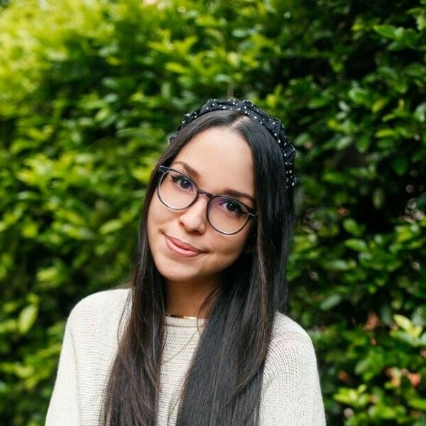 María - profesor de programación - Bogotá