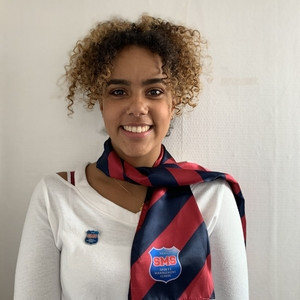 Axelle - Prof d'aide à la rédaction de cv - lettre de motivation - Puiseux-en-France