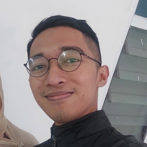 Faiz - Guru video editing - Magelang