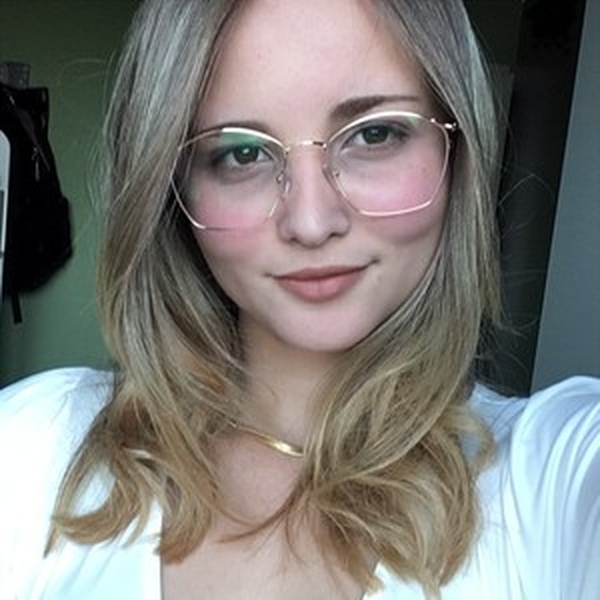 Nathália - Professor de português para estrangeiros - Coração Eucarístico
