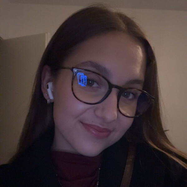 Alyssa - Prof de biologie - Troinex