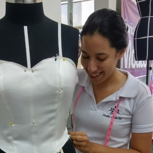 Valentina - Profe de diseño de moda - Piedecuesta