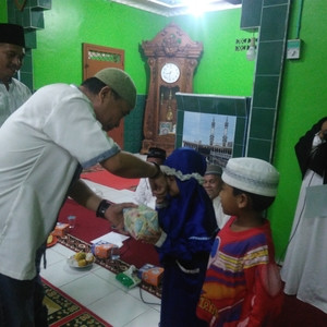 Daddyan - Guru ekonomi - Kecamatan Bukit Kecil