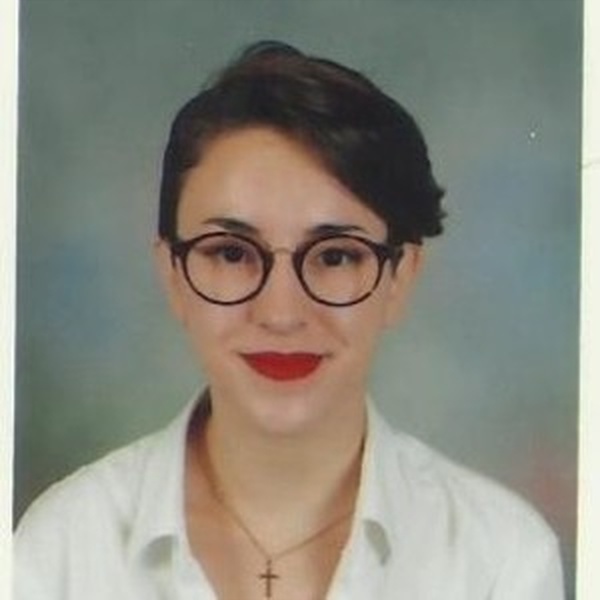 Alice - Prof de français - Paris
