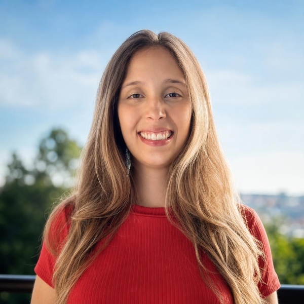 Karen - Professor de português - Vinhedo