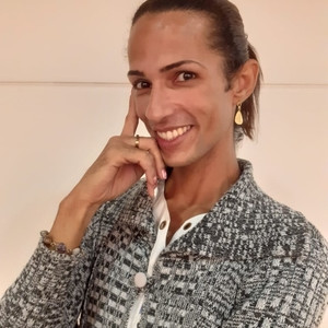 Larissa - Professor de português para estrangeiros - Colégio