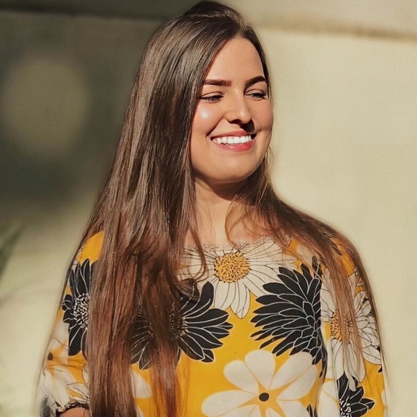 Maria - Prof de odontologia - Village da Luz