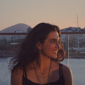 Sara - Professor de química - 