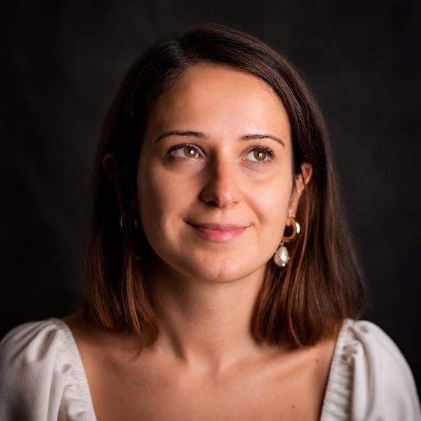 Gizem - Cryptocurrency teacher - London