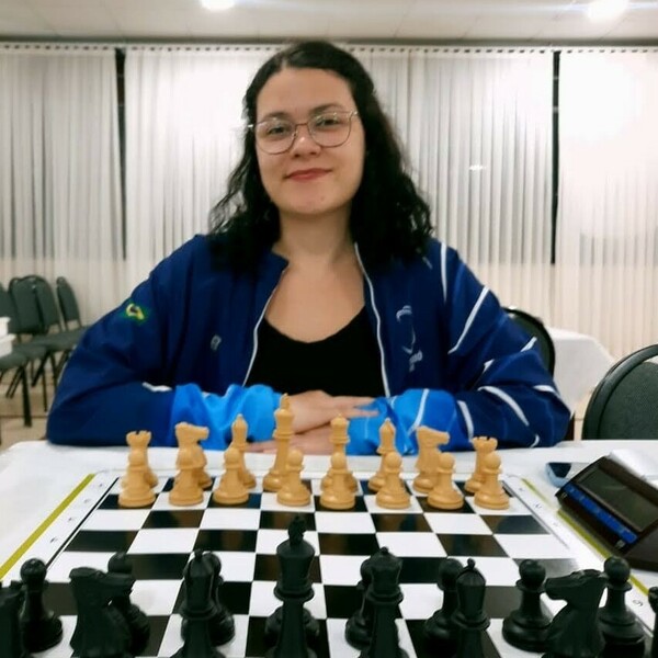 Especialista em xadrez compartilha experiência com as aulas online - SP  Leituras