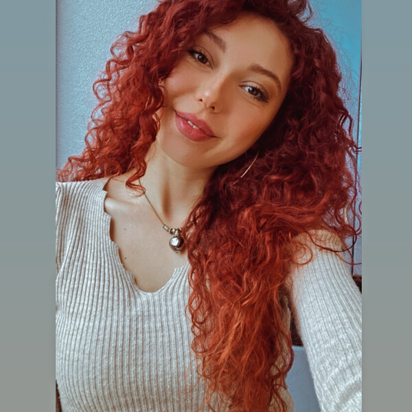 İrem - Endüstriyel tasarım öğretmeni - İstanbul