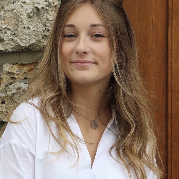 Louise - Prof de lecture - Brimont