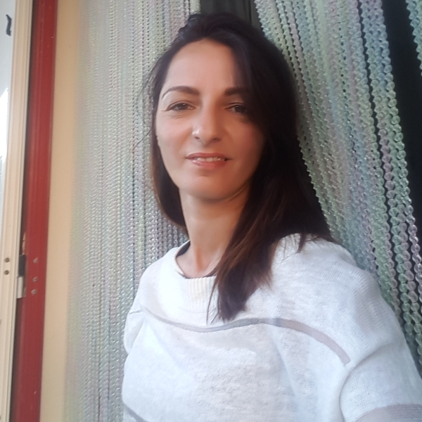 Elisabetta - Insegnante di informatica per debuttanti - Verona