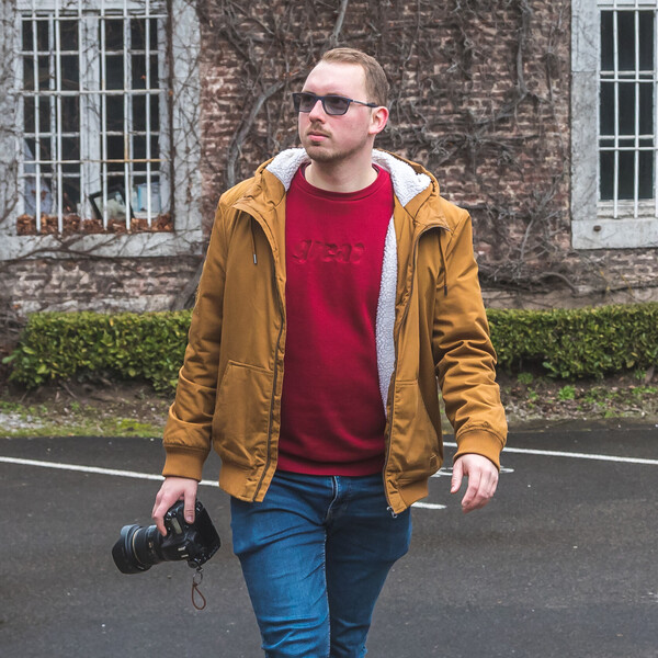 Simon - Prof de montage vidéo - Charleroi