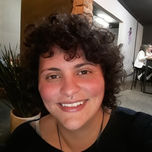 Laura - Prof de explicações - Catalão