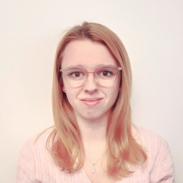 Chloé - Prof d'aide aux devoirs - Vaulx-en-Velin