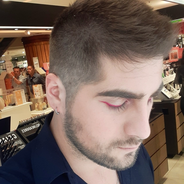 André Felipe - profesor de maquillaje - Temuco