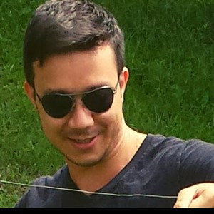 Vinicius - Prof de marketing - Espinheiros
