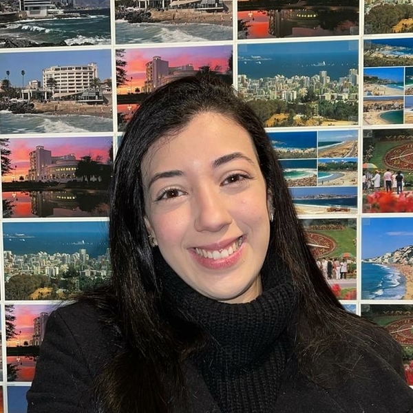 Amanda - Prof de medicina - Santos