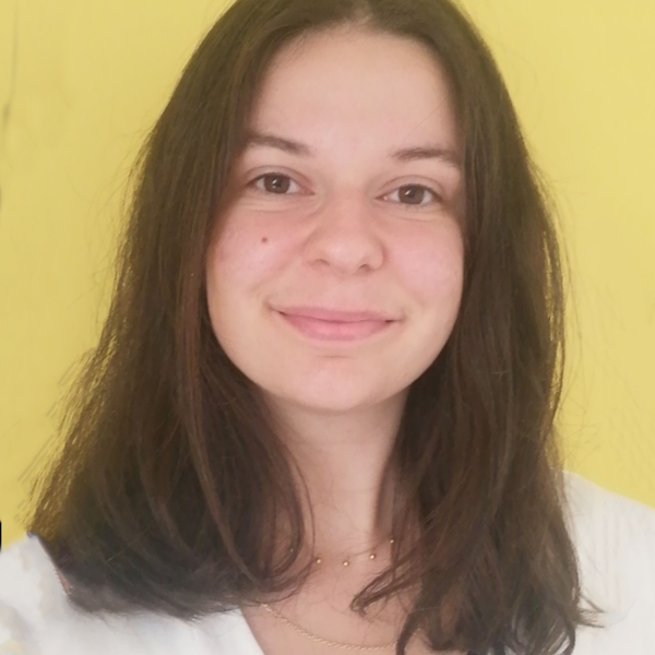 Emma - Prof d'initiation informatique - Paris