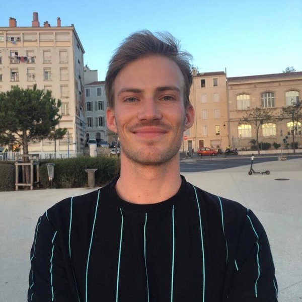Ryan - Prof de SVT - Marseille