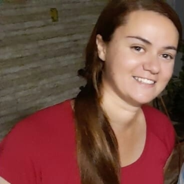 Bruna - Prof de auxílio para alunos com problemas de cálculo - Solo Sagrado II