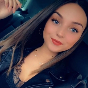 Célia - Prof de néerlandais - Les Bons Villers