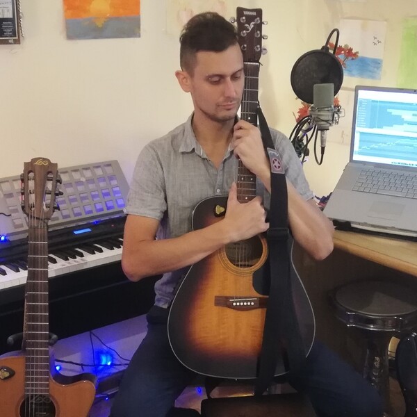 Andrea - Insegnante di chitarra - Trieste