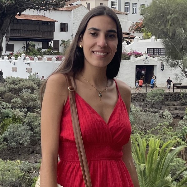 Clara - Profe de inglés - Torrente