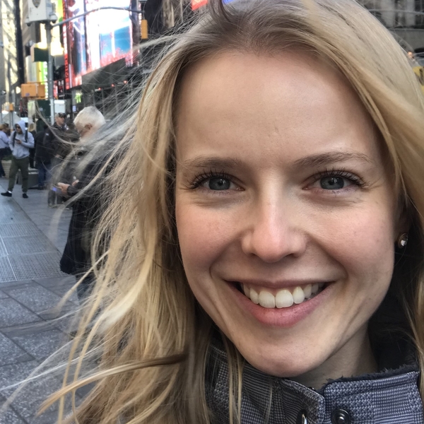 Sarah - Prof de inglês - Moreira