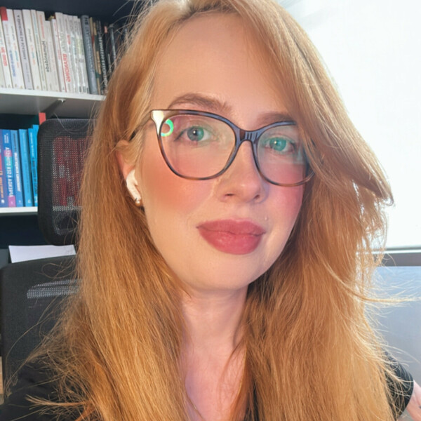 Débora - Prof de história - Chácara Primavera