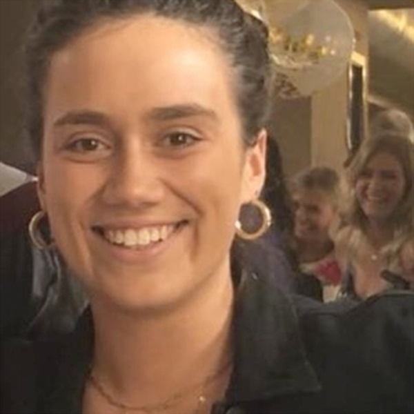 Sara - Professor de Biologia - Porto